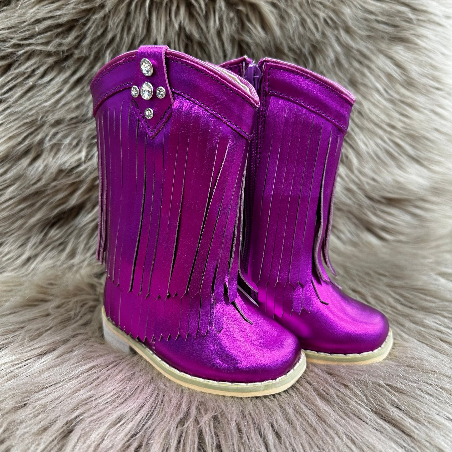 RTS METALLIC Magenta Fringe Cowgirls ( SZ 6)