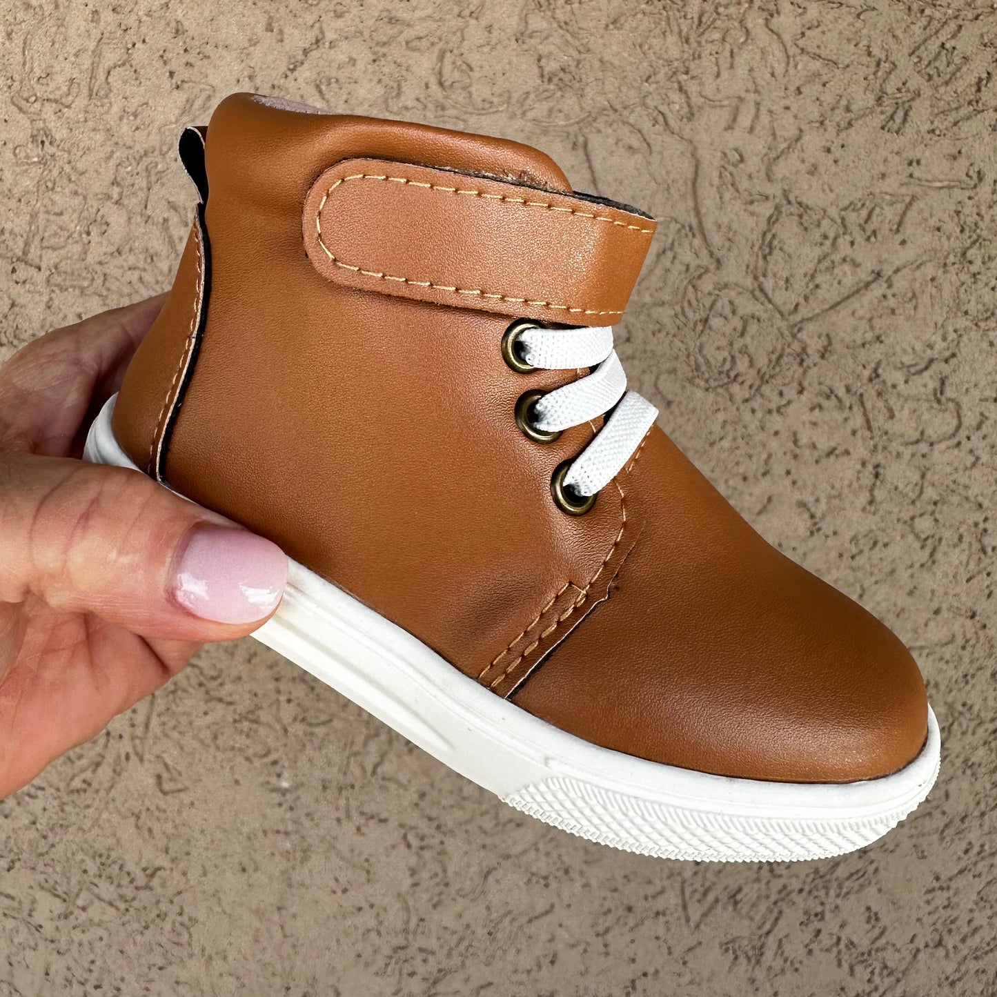 RTS Camel Leather Hightops (SZ 5,9)