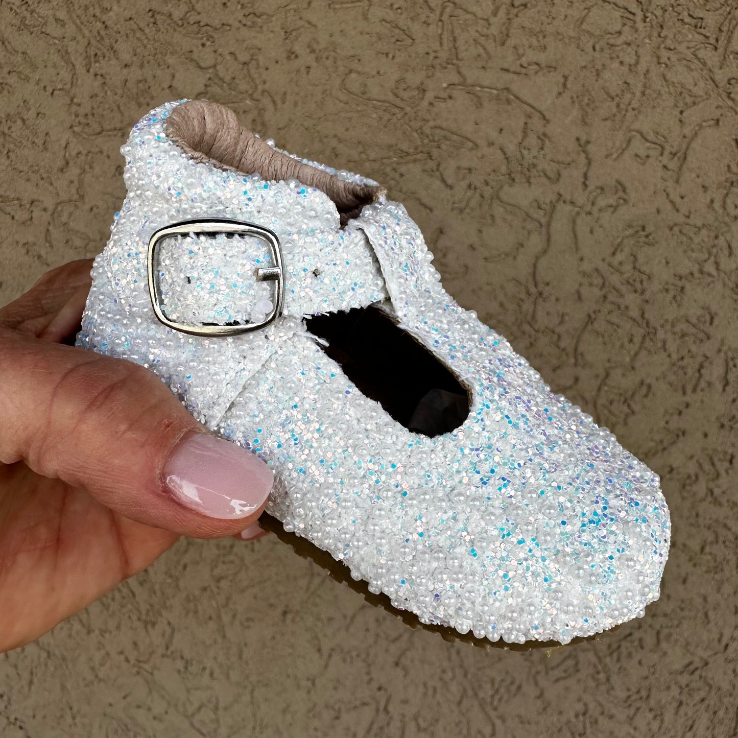 RTS IMPERFECT White Pearl Tstraps (SZ2)