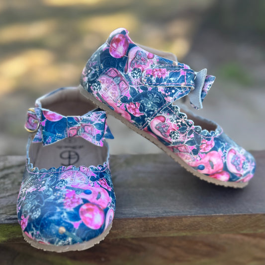 RTS Pink and Black Guitars Liv (SZ 8)