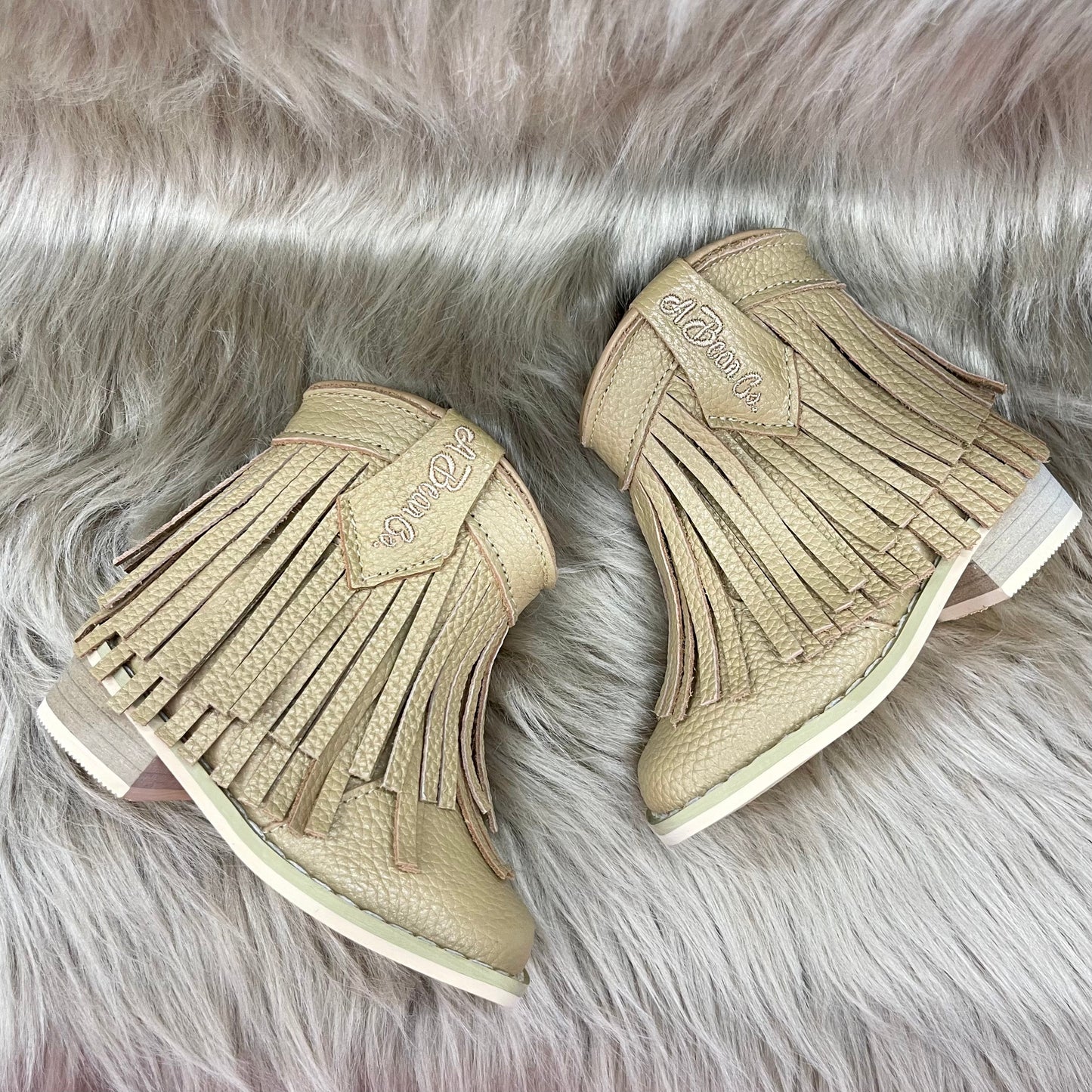 RTS ADULT Neutral Leather LOWCUTS (SZ 41,42)